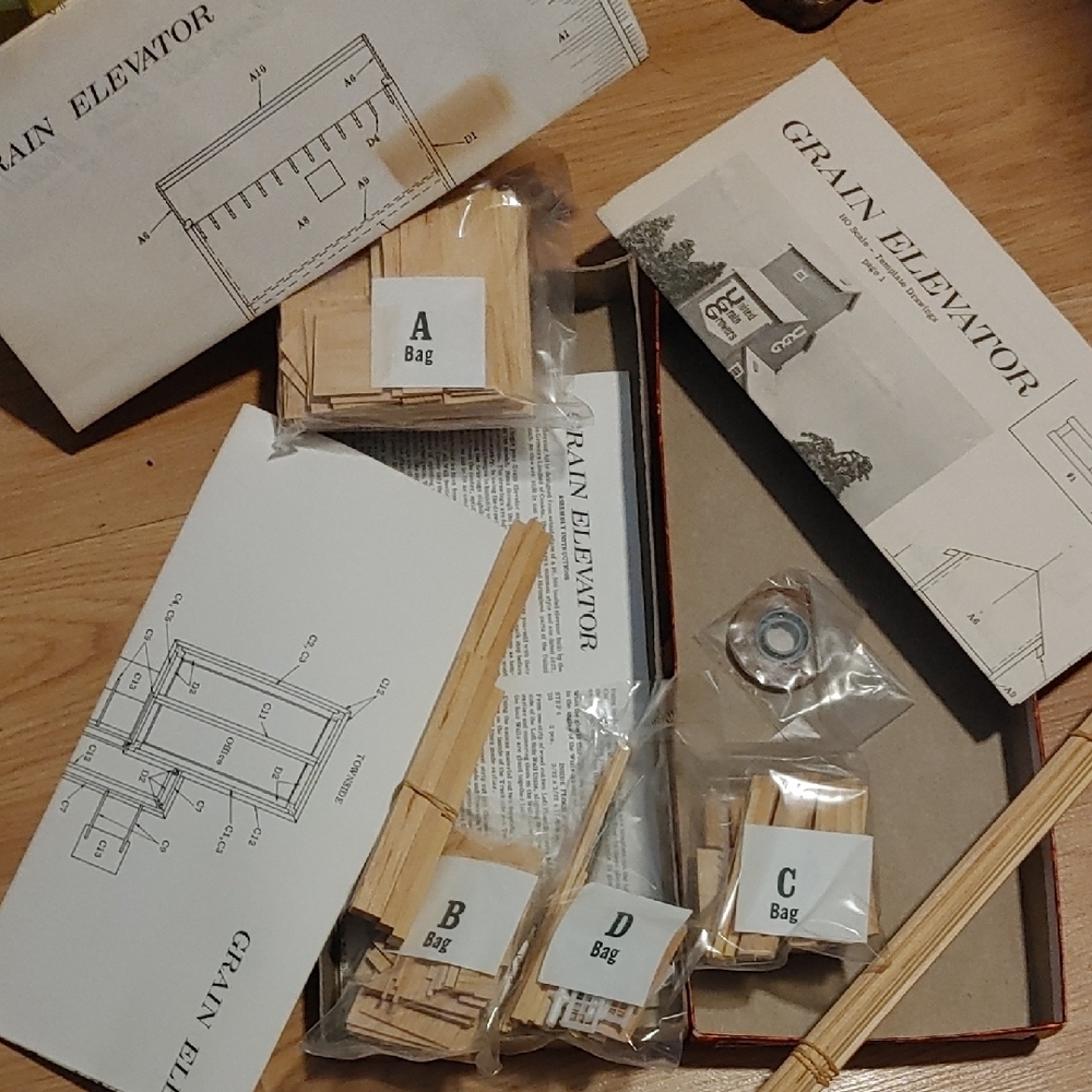 Grain Elevator Model - Picture 2 of 8